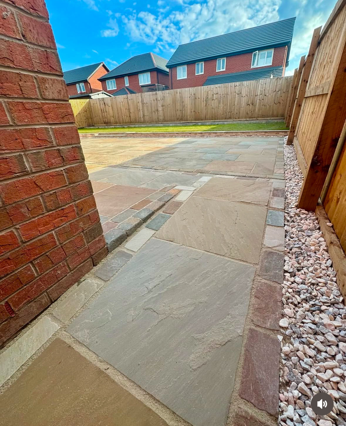 Raj Green Indian Sandstone - 900x600mm - 22mm Calibrated - Paving Slabs