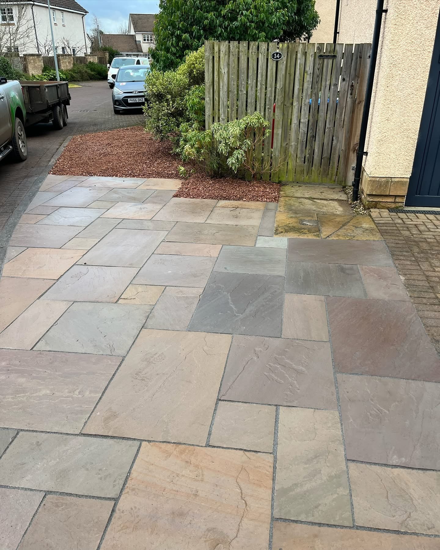 Autumn Brown Indian Sandstone - Patio Pack - 22mm Calibrated - Paving Slabs