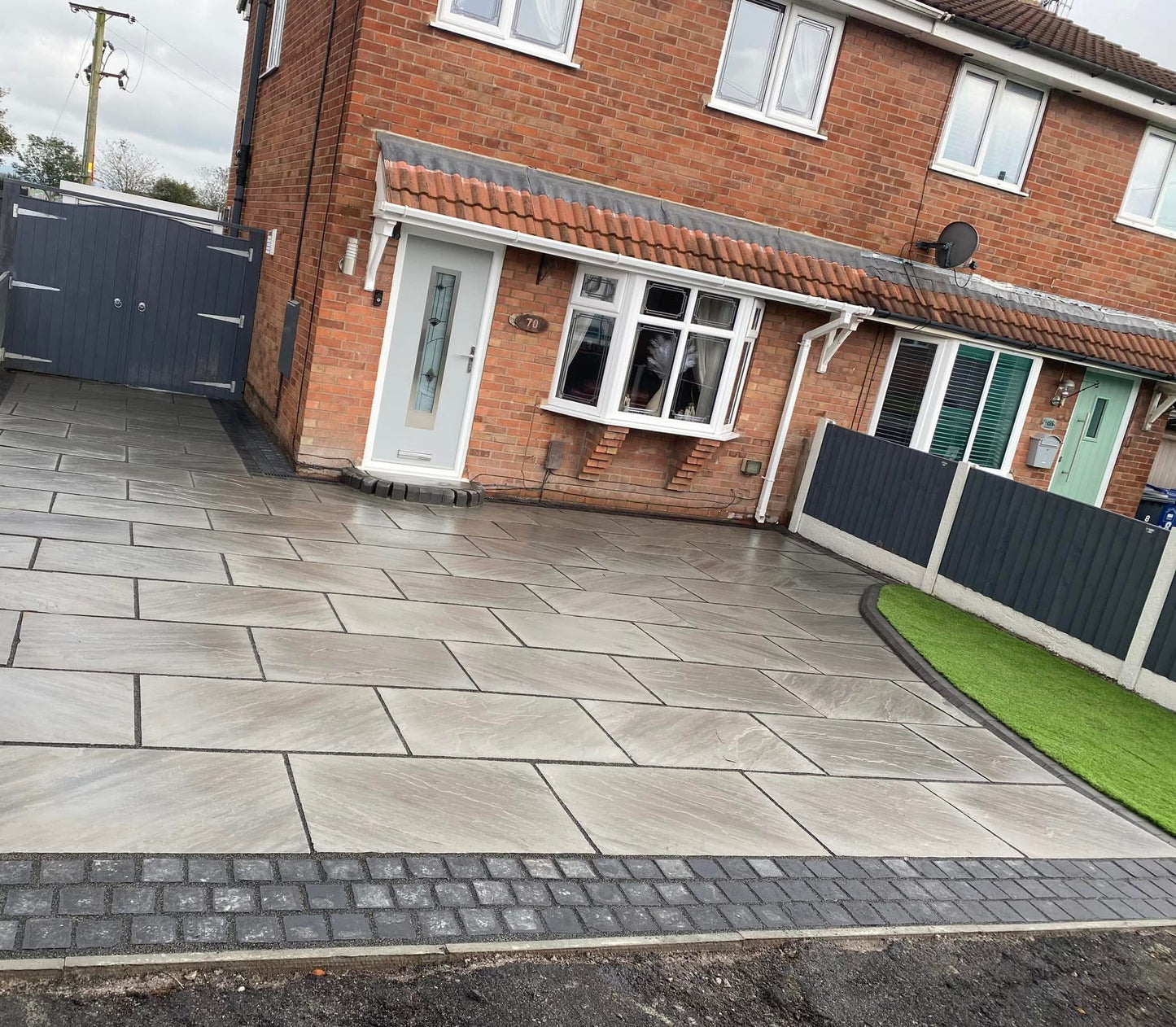 Kandla Grey Indian Sandstone - 900x600mm - 22mm Calibrated - Paving Slabs